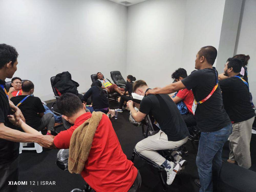 Fasilitas pijat buat jurnalis di Piala Dunia Basket 2023. (Dok. FIBA)