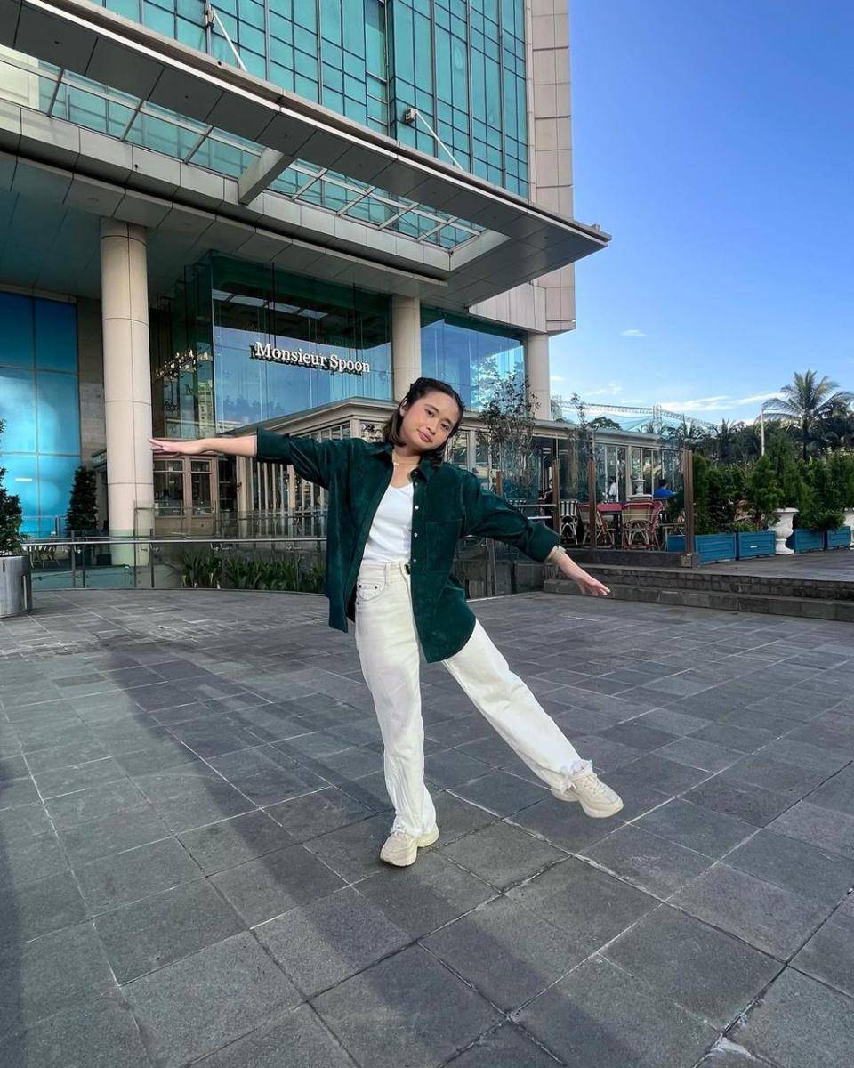 Mix and match outfit denim ala Gritte Agatha (instagram.com/gritteagathaa)