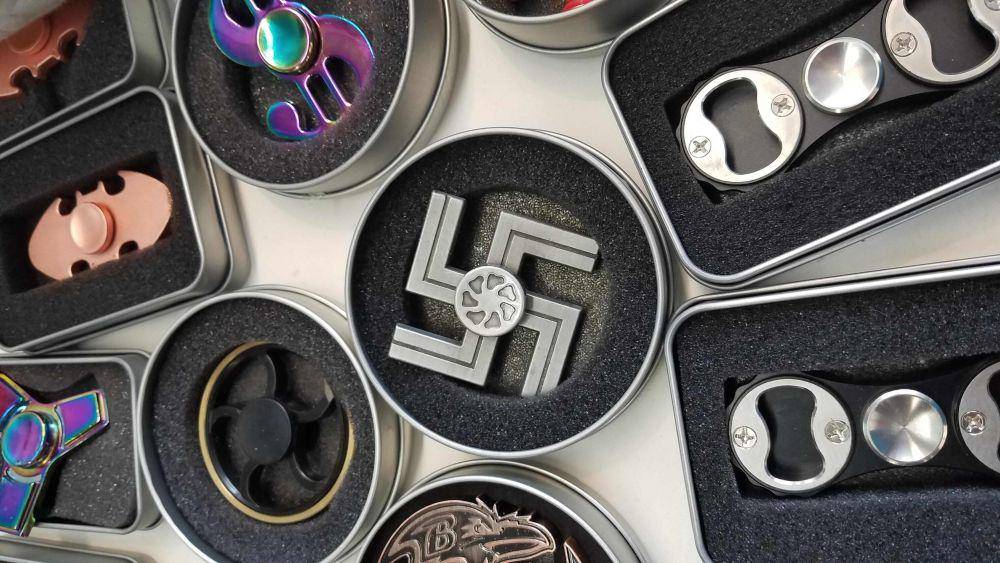 potret fidget spinner desain aneh (reddit.com/user/zerothehero0)