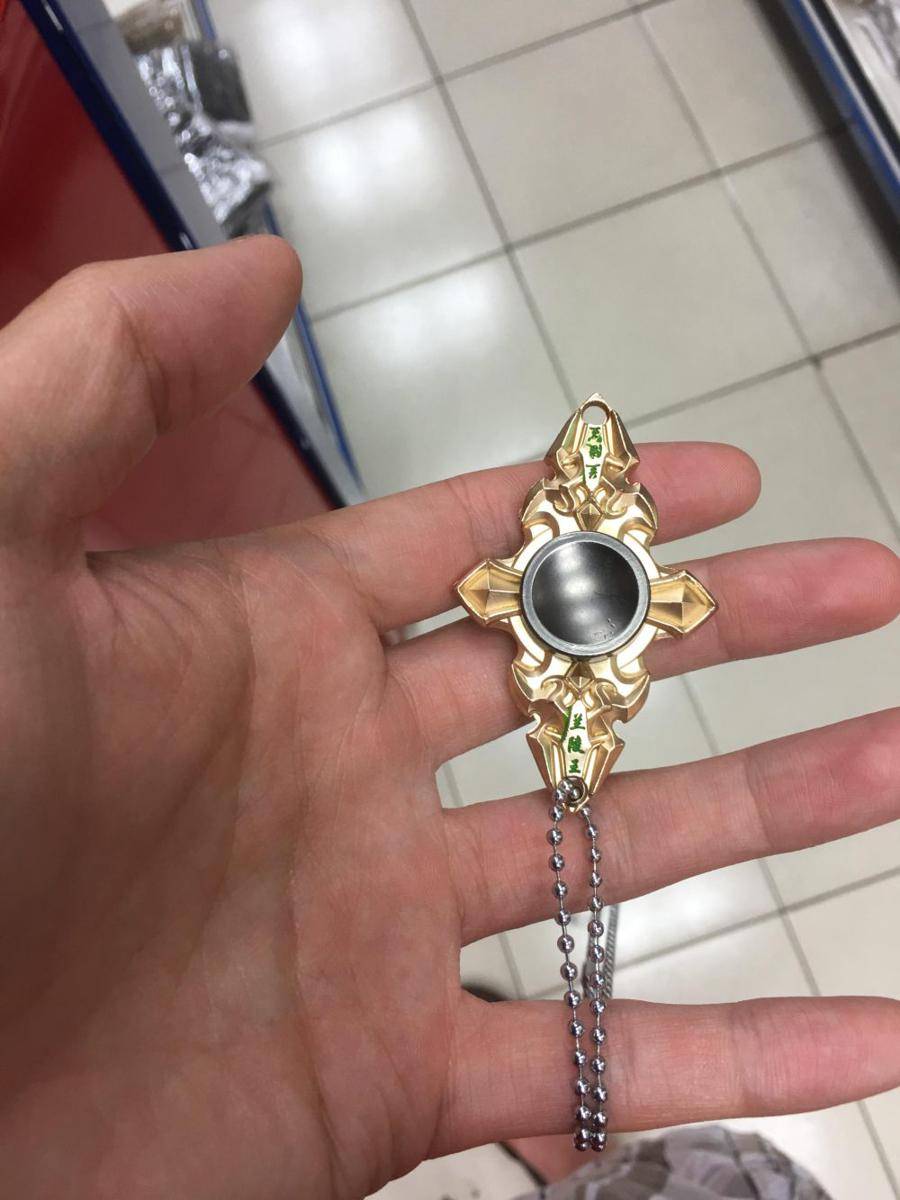 potret fidget spinner desain aneh (reddit.com/user/AlreadyRedSauce)