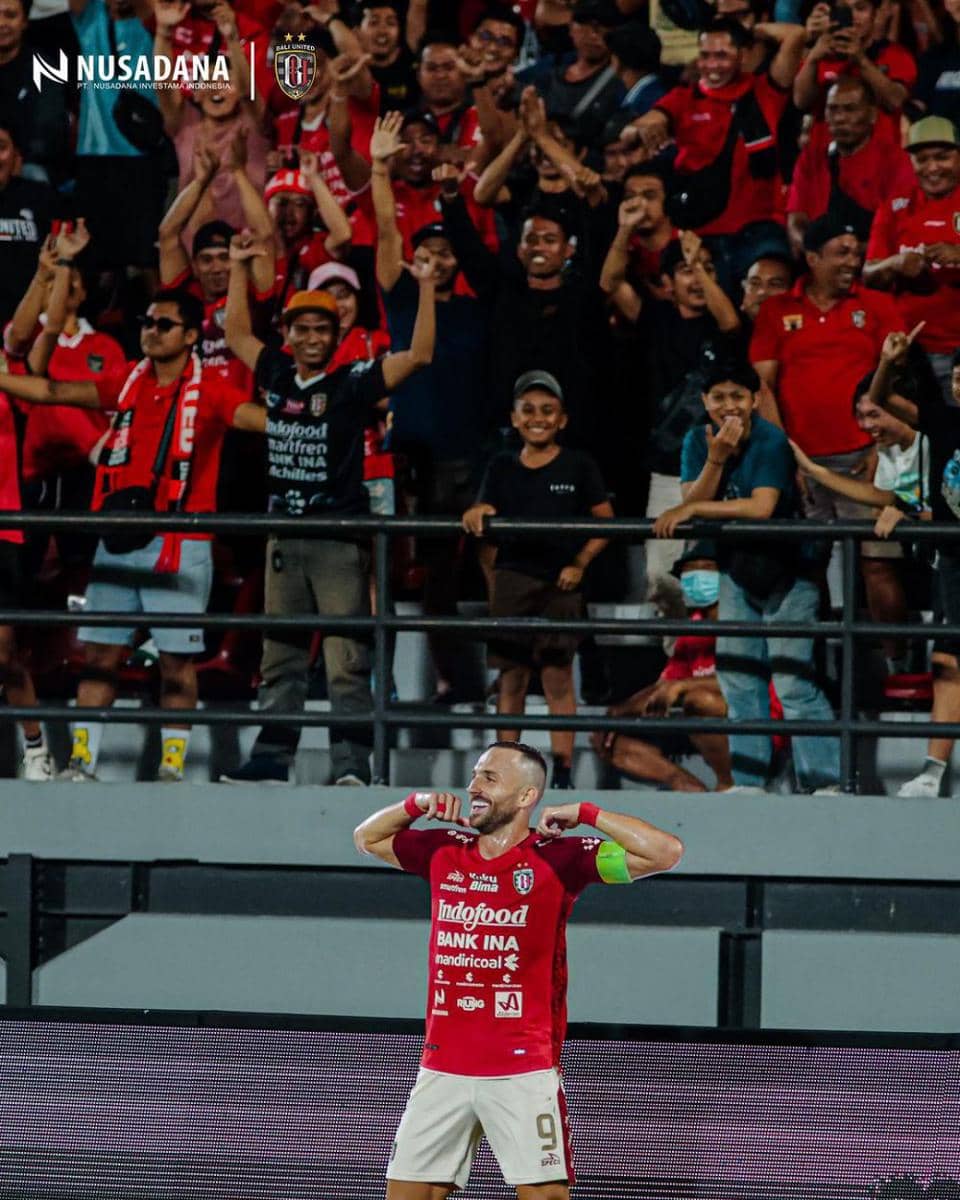 Spaso setelah mencetak gol pembuka Bali United. (Instagram.com/baliunitedfc)