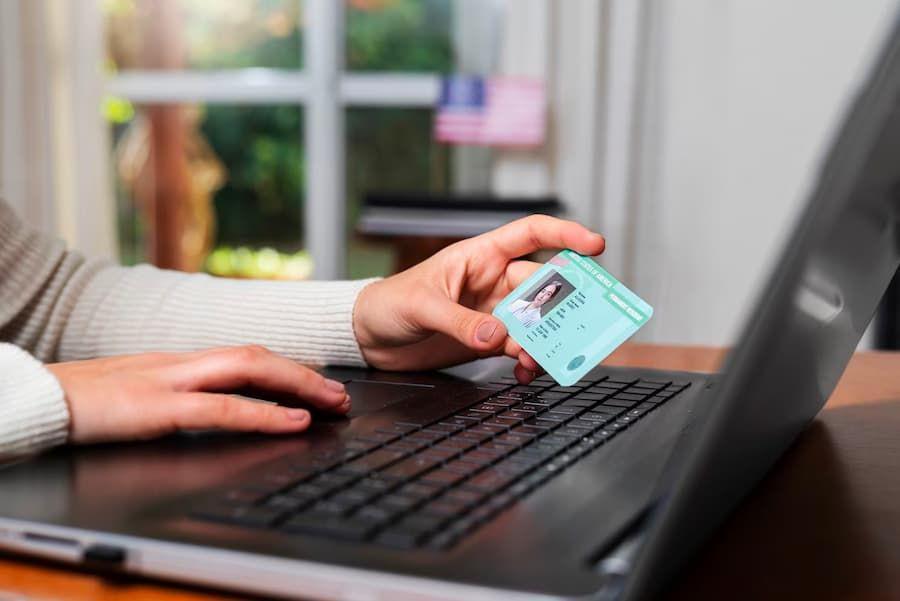 2 Cara Mengganti KTP yang Rusak Secara Online dan Offline