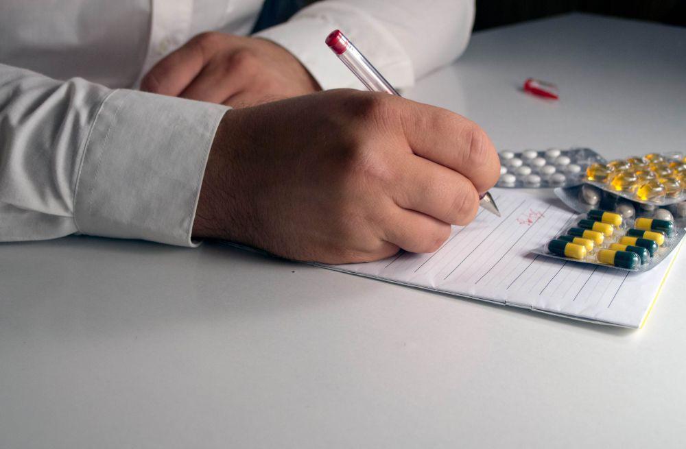 Ini Alasan Kenapa Petugas Farmasi Bisa Baca Resep Dokter