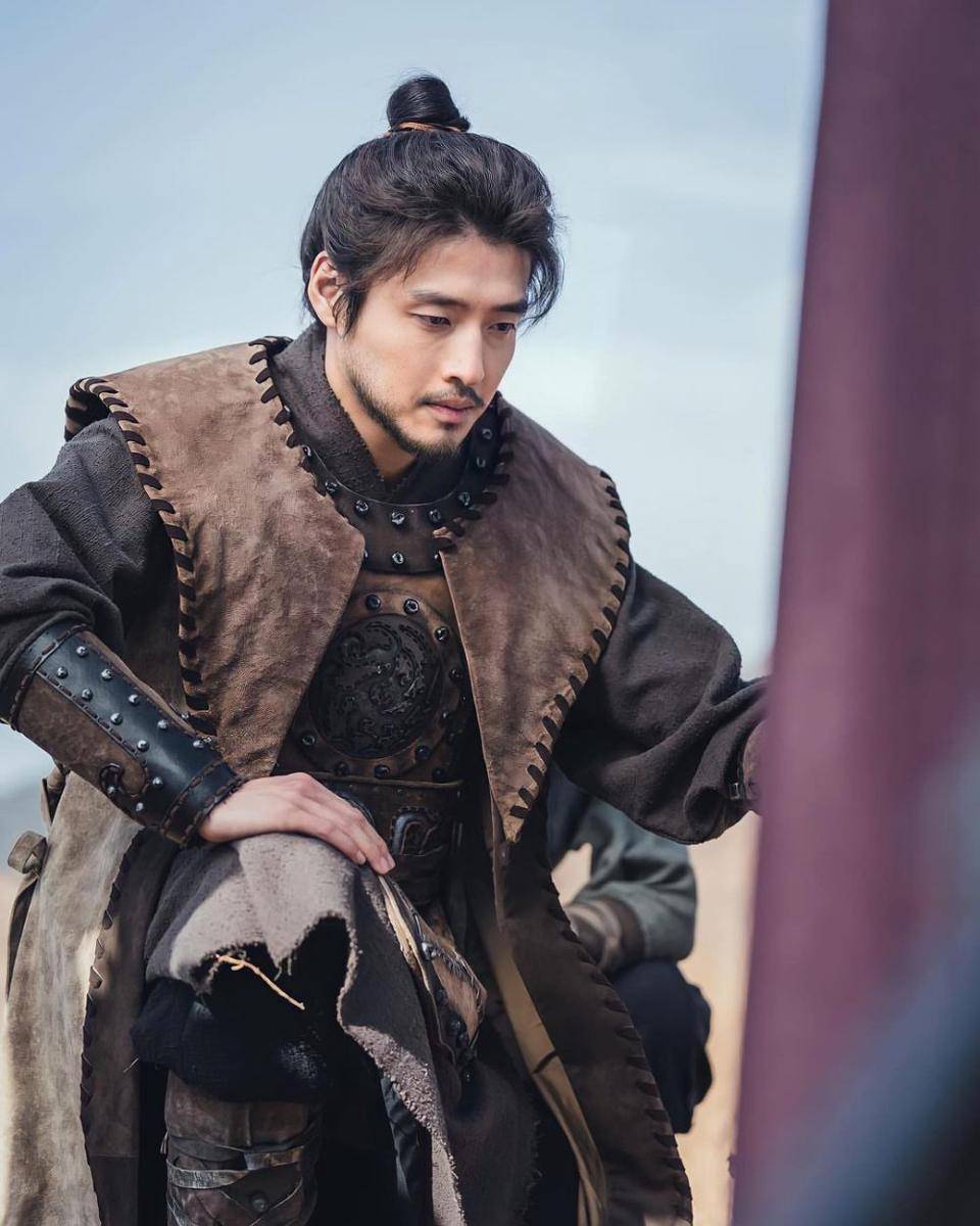 Kang Ha Neul dalam drama River Where the Moon Rises (dok. KBS2/River Where the Moon Rises)