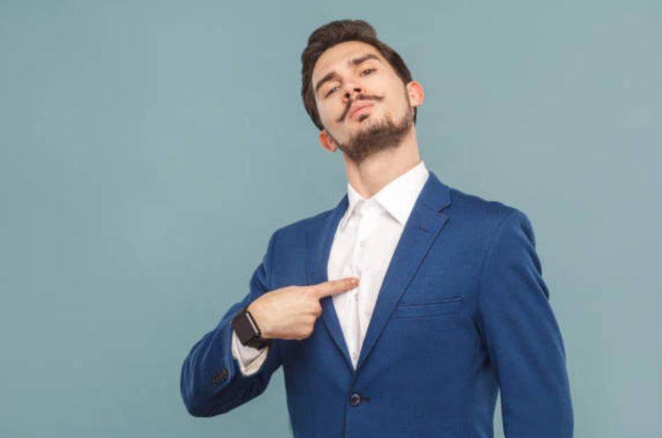 ilustrasi pria yang terlalu percaya diri (istockphoto.com/Khosrork)