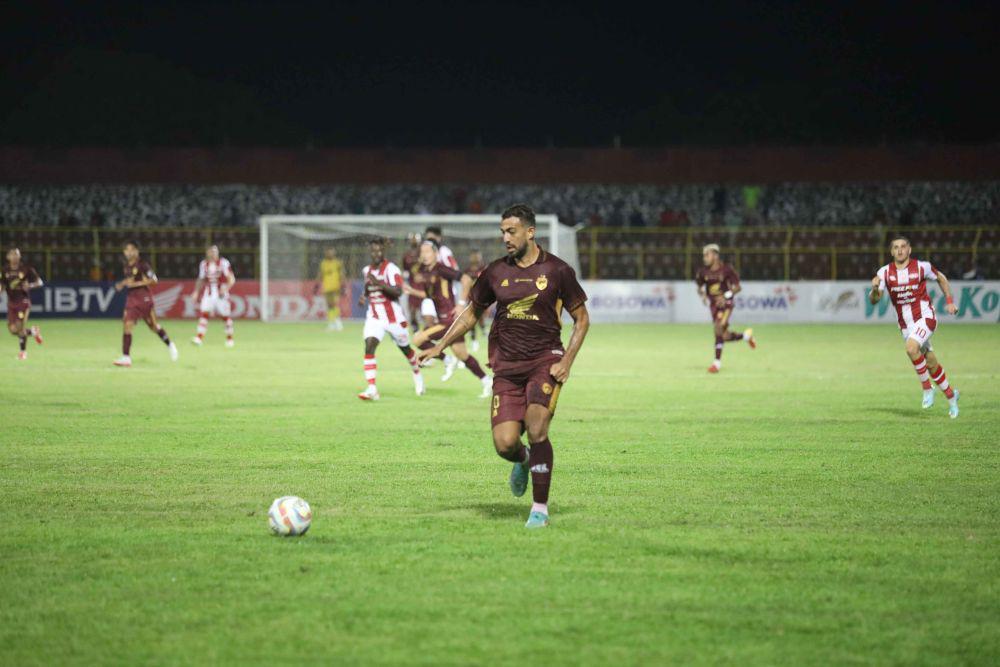 Gol Tunggal Kenzo Nambu Bawa PSM Makassar Bekuk Persis Solo