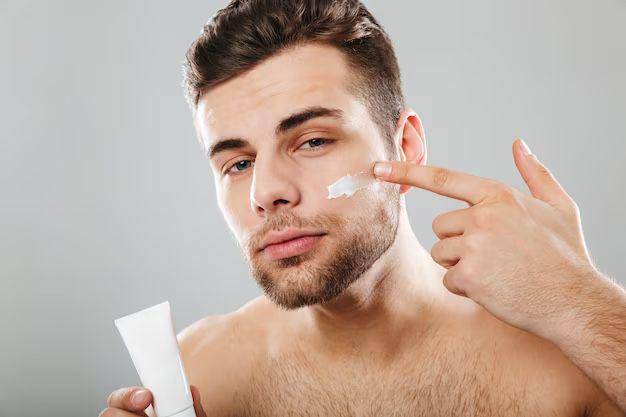ilustrasi pria menggunakan skincare (freepik.com/drobotdean)