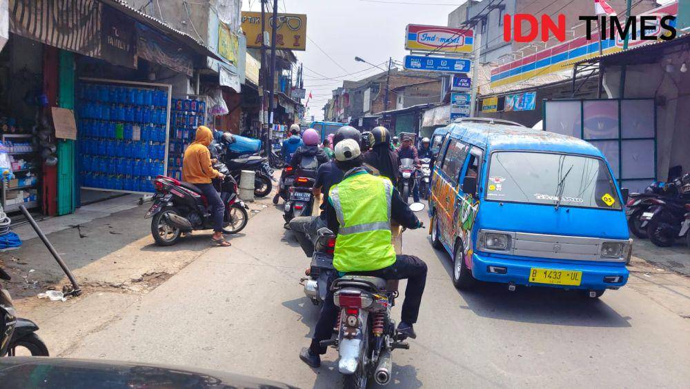 Akses jalan disekitar stasiun Citayam yang berada di Jalan Raya Citayam, Cipayung, Kota Depok. (IDNTimes/Dicky)