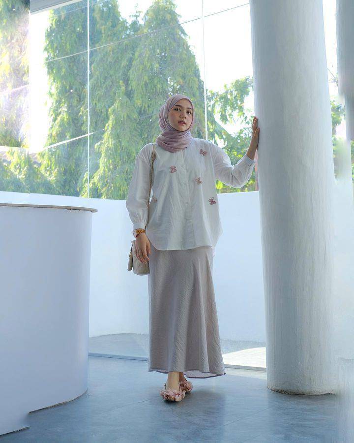 OOTD hijab minimalis (instagram.com/alfisrg)