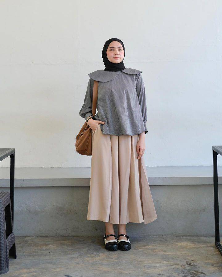 OOTD hijab minimalis (instagram.com/alfisrg)