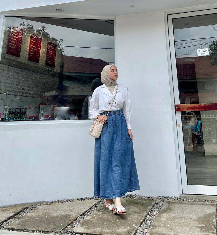 OOTD hijab minimalis (instagram.com/alfisrg)