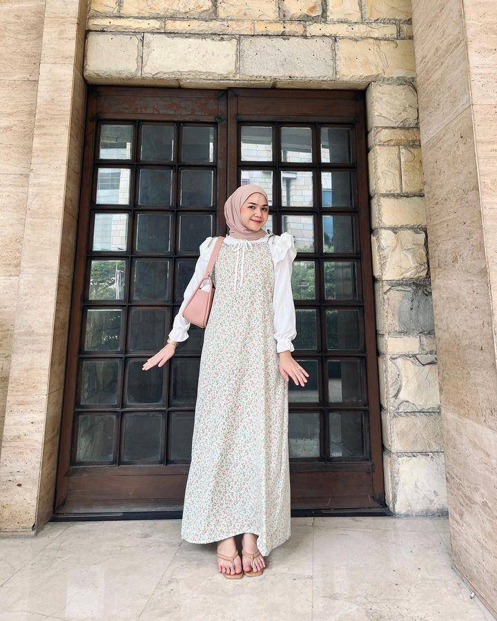 OOTD hijab minimalis (instagram.com/alfisrg)