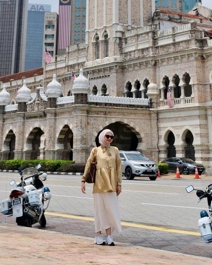 OOTD hijab minimalis (instagram.com/alfisrg)