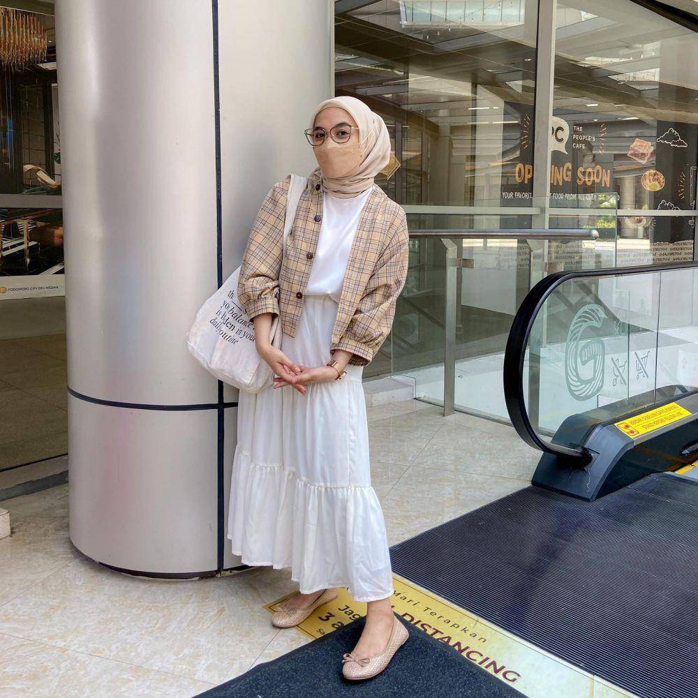 OOTD hijab minimalis (instagram.com/darmaputrii)