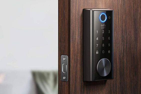 ilustrasi smart door lock (pinterest.com/bobvila)