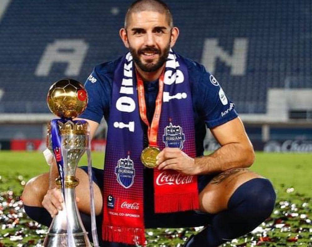 Diego Bardanca saat menjuarai Liga Thailand 2022/2023 bersama Buriram United. (instagram.com/dbardanca)