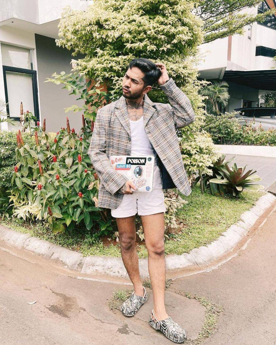 gaya nyentrik Onadio Leonardo (instagram.com/onadioleonardo_official)