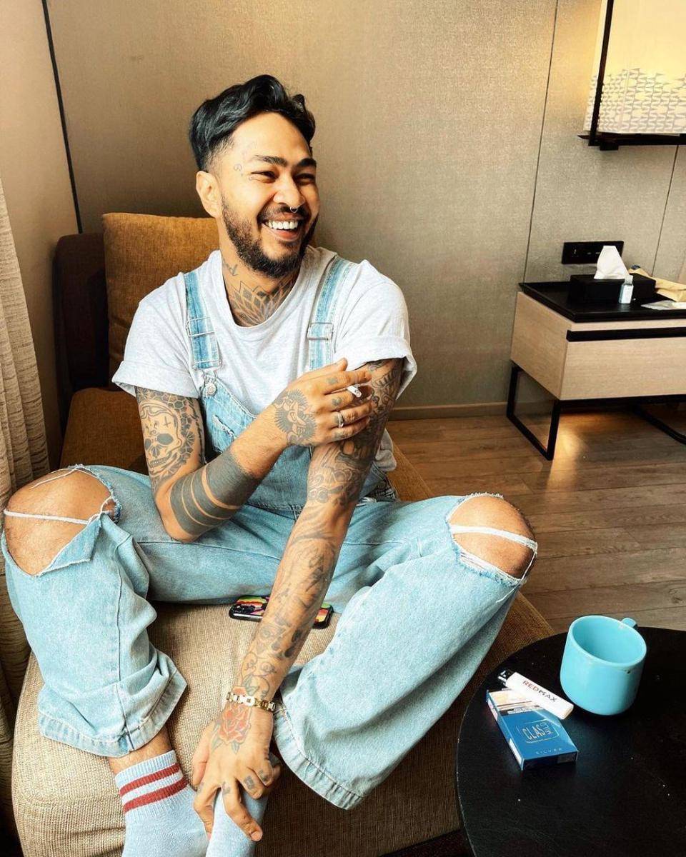 gaya nyentrik Onadio Leonardo (instagram.com/onadioleonardo_official)
