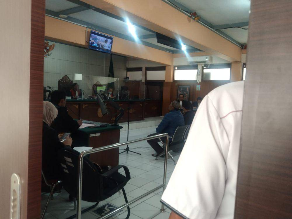 Jalannya sidang perusakan Kantor Arema FC yang berjalan tertutup. (IDN Times/Rizal Adhi Pratama)