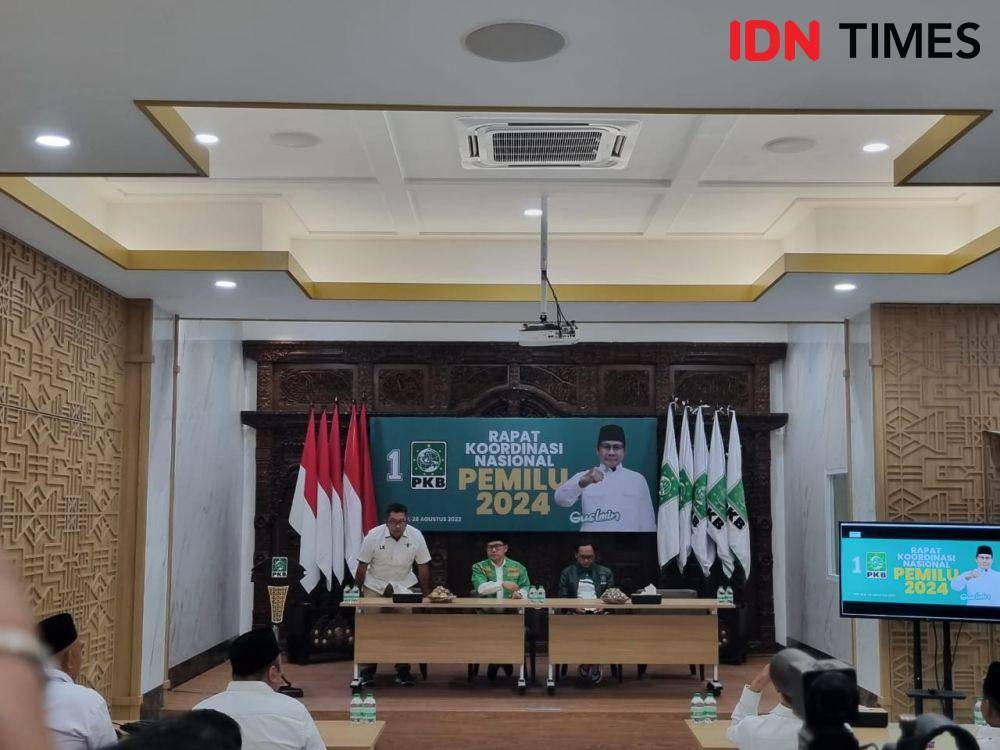Ketua Umum DPP Partai Kebangkitan Bangsa (PKB), Muhaimin Iskandar atau Cak Imin memimpin rapat koordinasi nasional Pemilu 2024 di kantor DPP PKB (IDN Times/Ilman Nafi'an)