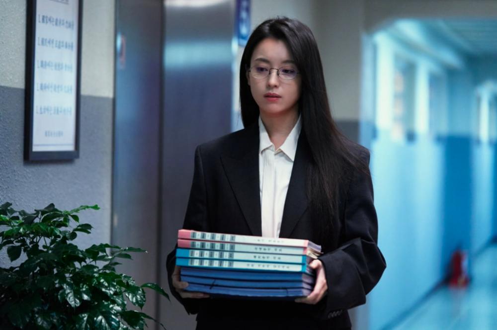 9 Drama dan Film Korea Han Hyo Joo, Sering Perankan Cewek Tangguh!