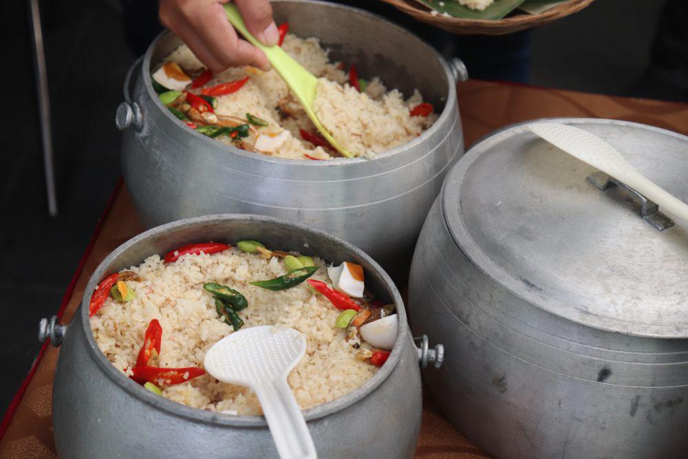 Resep Nasi Liwet Kecombrang ala Chef Martin Praja, Kaya Rempah!