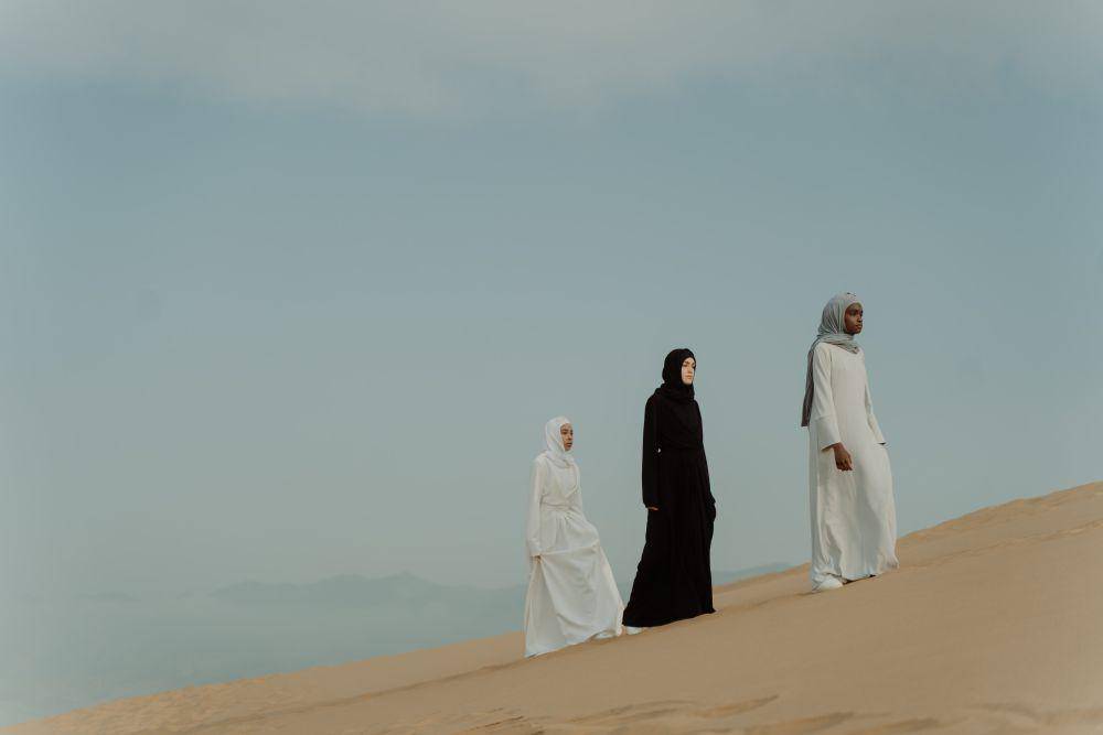Ilustrasi abaya. (pexels.com/cottonbro studio)