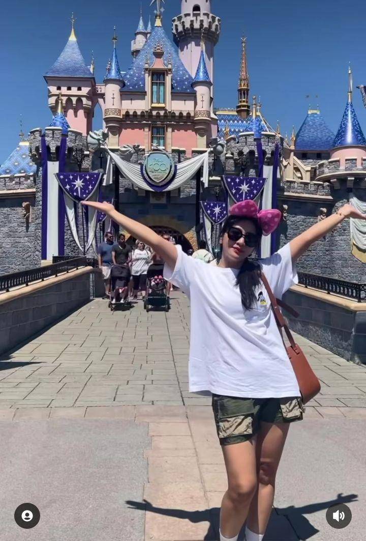 40 years trip Hesti (Instagram.com/hestipurwadinata)