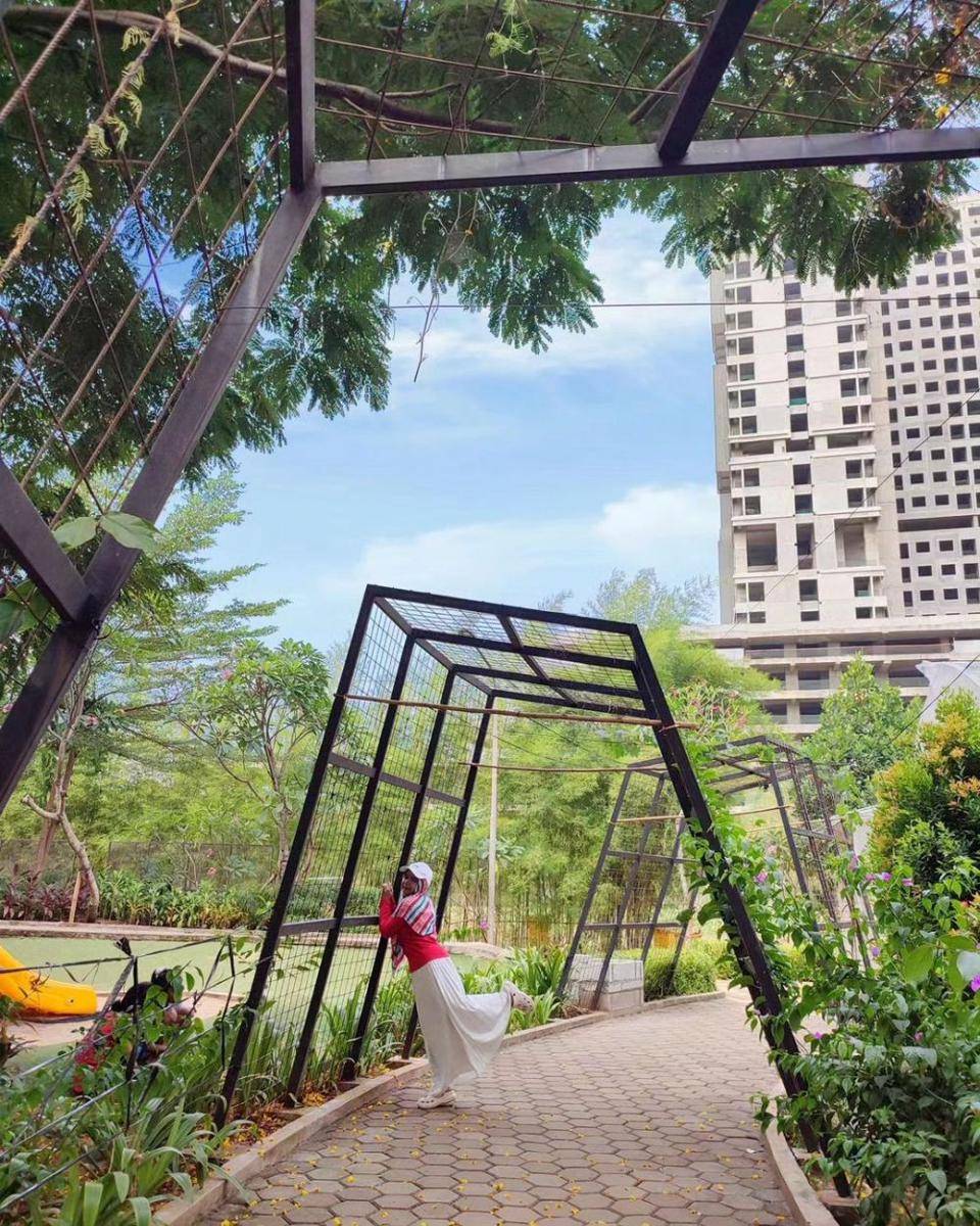 Taman LRT City Ciracas (instagram.com/febbiawaliana)