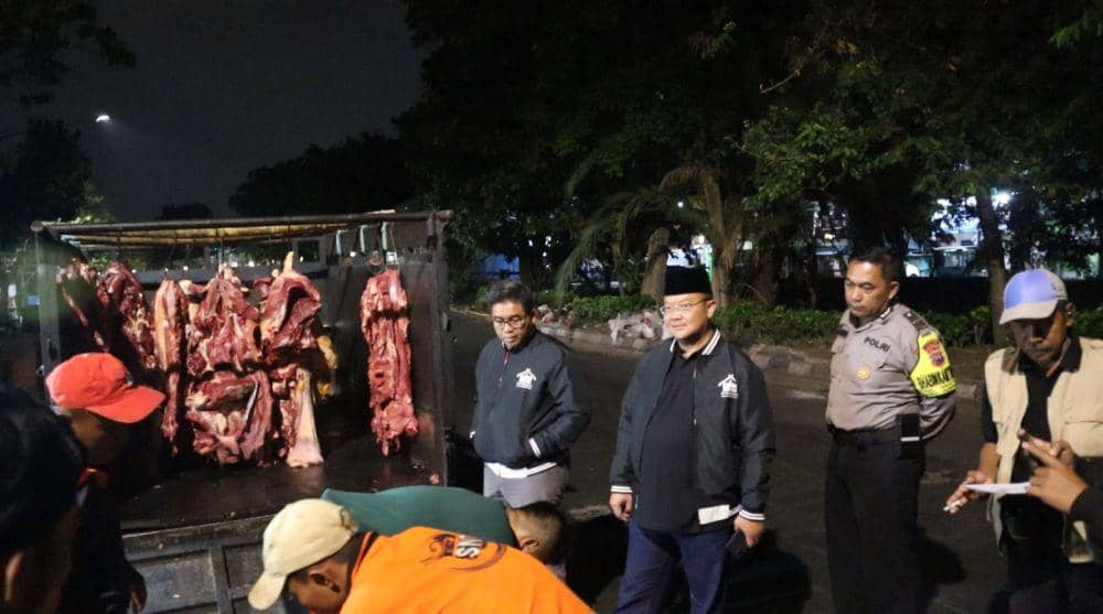 RPH Surabaya saat menemukan daging sapi gelonggongan dari luar kota masuk Surabaya. (Dok. RPH Surya).