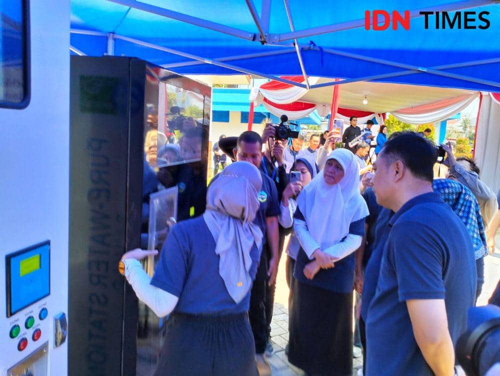 HE20, air minum dalam kemasan yang dikembangkan ITS dan Pemkot Surabaya. (IDN Times/Khusnul Hasana)