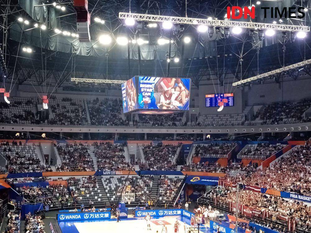 Jumbotron di Piala Dunia Basket 2023. (IDN Times/Sandy Firdaus)