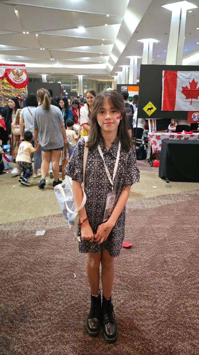 potret London Abigail Dimitri dapat medali emas World Scholar's Cup Global Round Bangkok 2023 (instagram.com/wulanguritno)