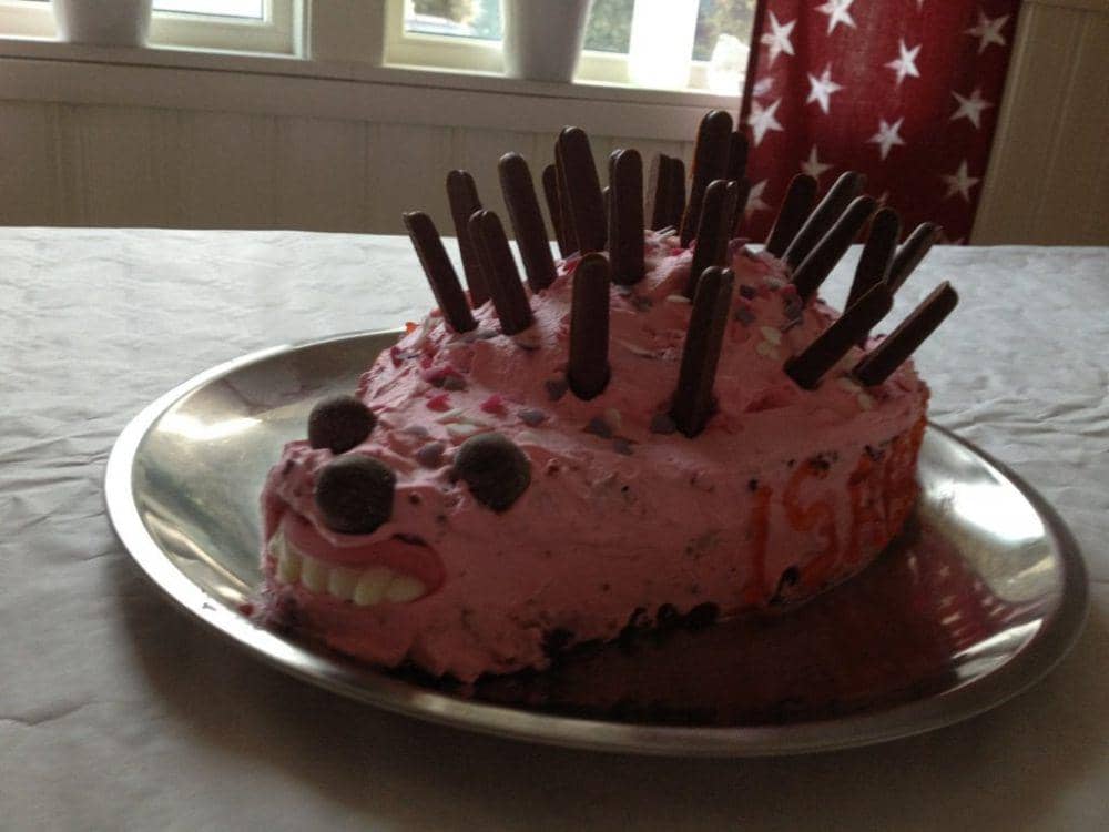 potret kue bentuk seram (reddit.com/user/pokon)