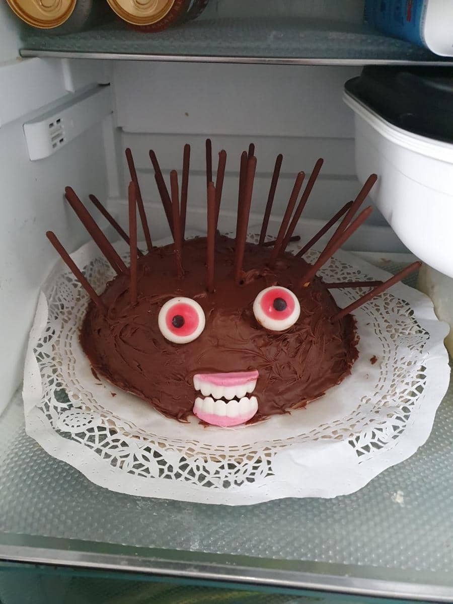 potret kue bentuk seram (reddit.com/user/Coldanian)