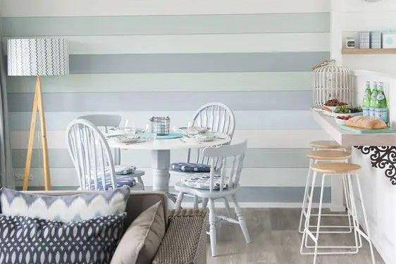 Dinding aksen pola cat stripes (digsdigs.com)