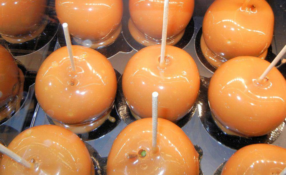Caramel apple (pixabay.com/pixel1)
