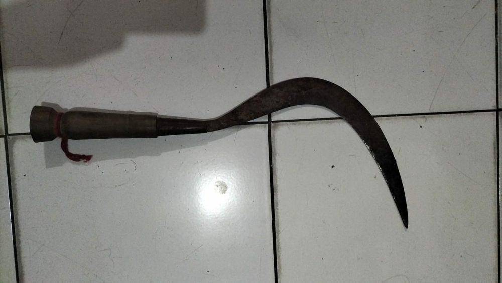 Senjata celurit yang digunakan pelaku untuk membacok korban.(Dok.Polres Bantul)