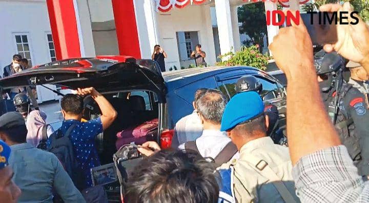 9 Jam Geledah Kantor Pemkot Bima, KPK Sita Tiga Koper Dokumen