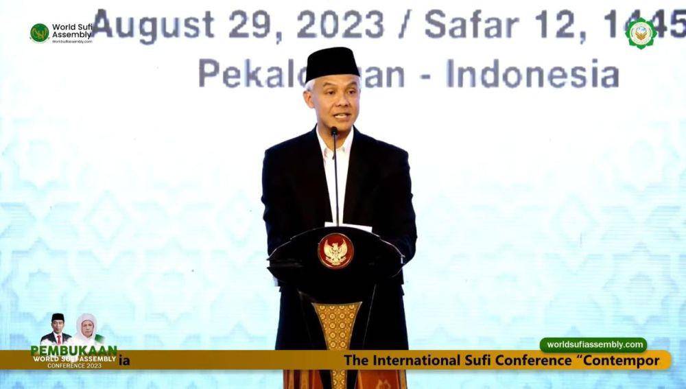 Gubernur Jawa Tengah, Ganjar Pranowo hadir dalam pembukaan Muktamar Sufi Internasional 2023 di Pekalongan, Jawa Tengah (Youtube.com/World Sufi Assembly)