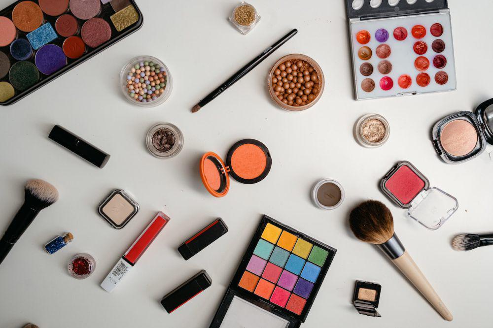 Suka Cover Makeup Idol Korea? Ini 10 Channel yang Bisa Jadi Inspirasi!