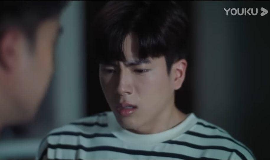 potret Chanon Santinatornkul di drama I Feel You Linger In The Air (instagram.com/deehuphouse))