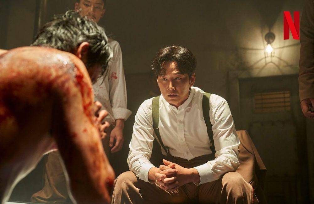 Still cuts drama Song of the Bandits (instagram.com/netflixkr)