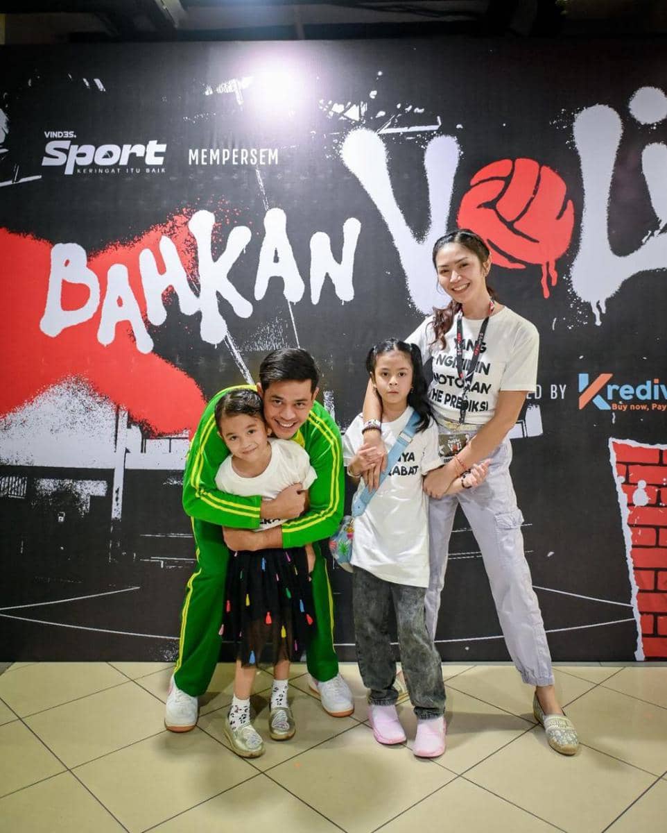 potret keluarga Surya Insomnia (instagram.com/tyararenata)