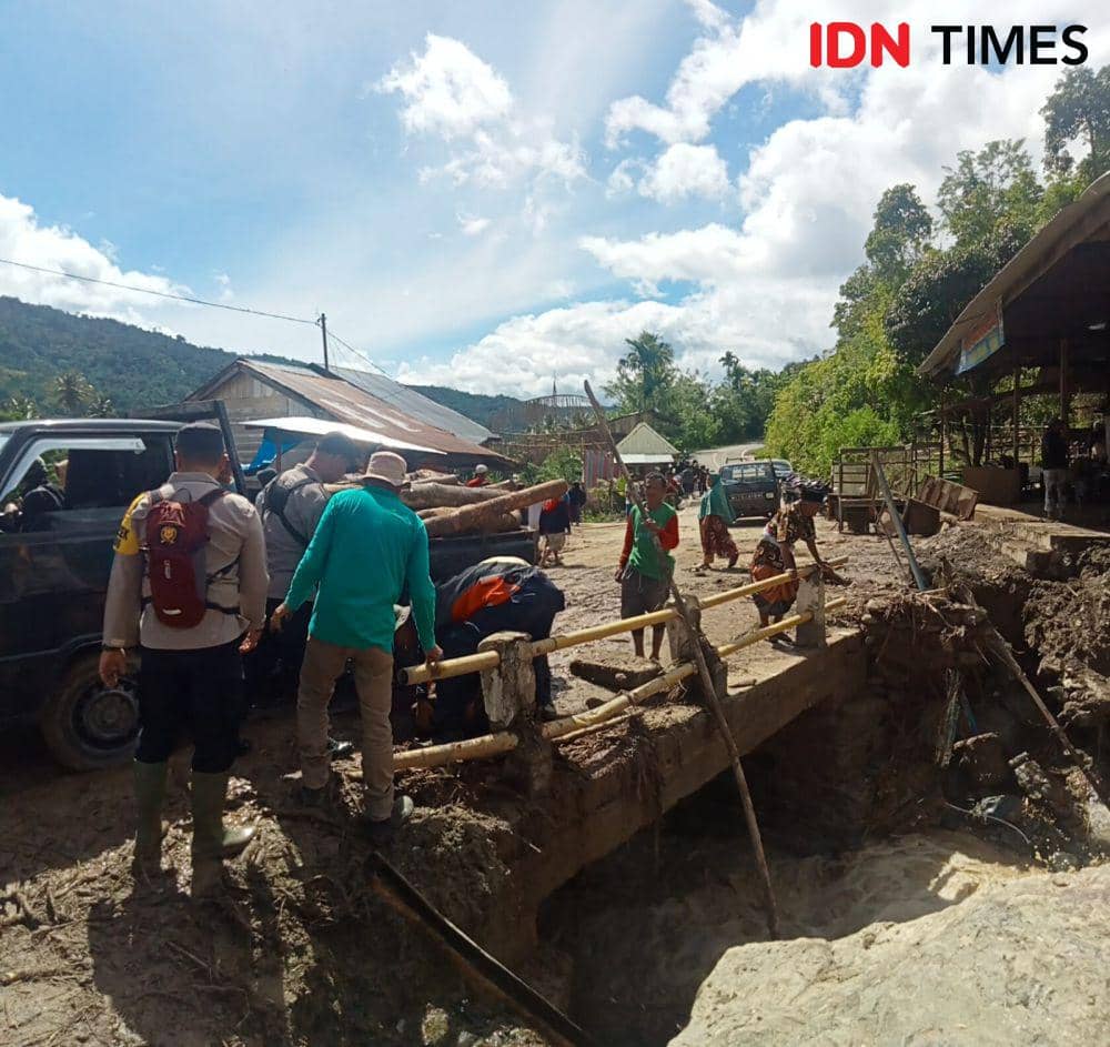 Banjir bandang melanda Kecamatan Beutong Ateuh Banggalang, Kabupaten Nagan Raya, Aceh. (Dokumentasi Pusdalops BPBA untuk IDN Times)