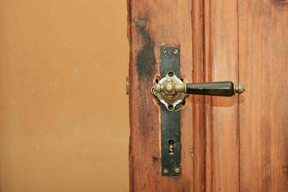gagang pintu model rustic