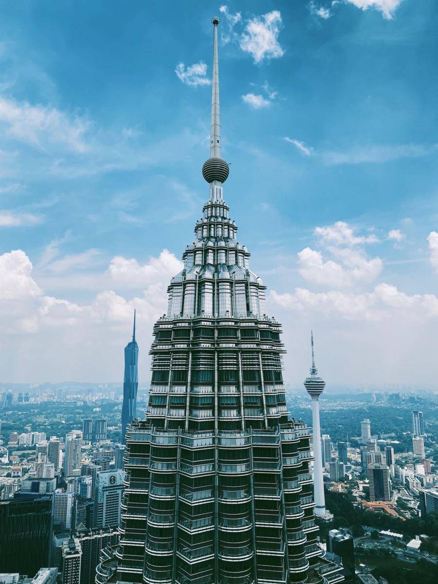 Potrte dek observasi di Menara Kembar Petronas (unsplash.com/xandreasw)