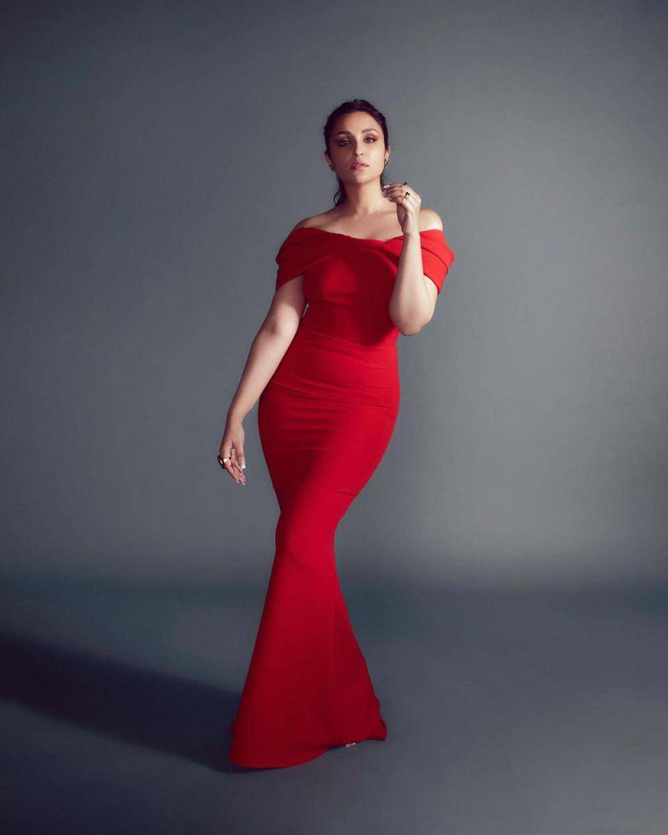 styling outfit ala Parineeti Chopra (instagram.com/parineetichopra)