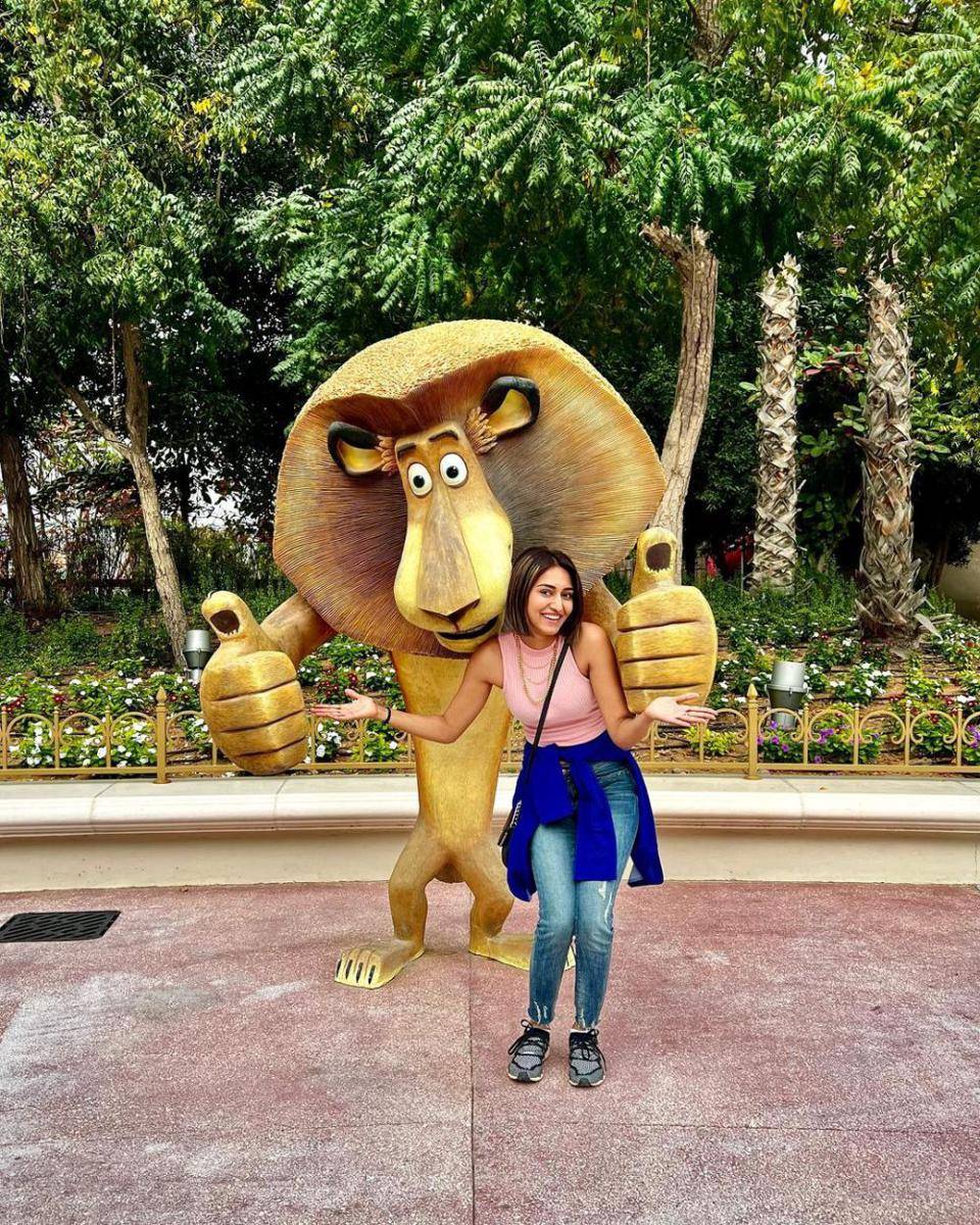 OOTD trendi ala Erica J Fernandes (instagram.com/iam_ejf)