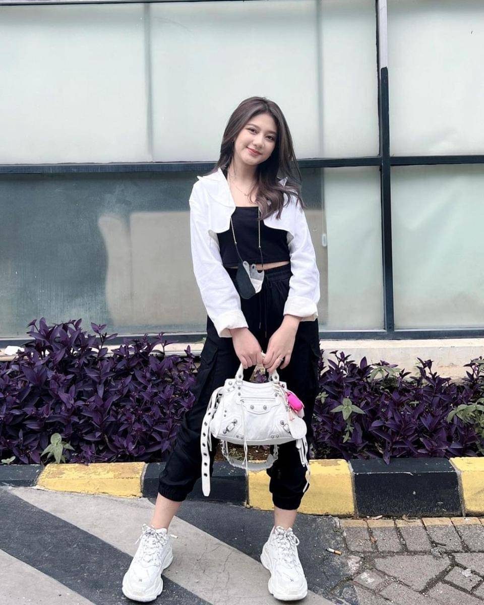 Lidiawaty Notnot (instagram.com/n.lidiawaty)
